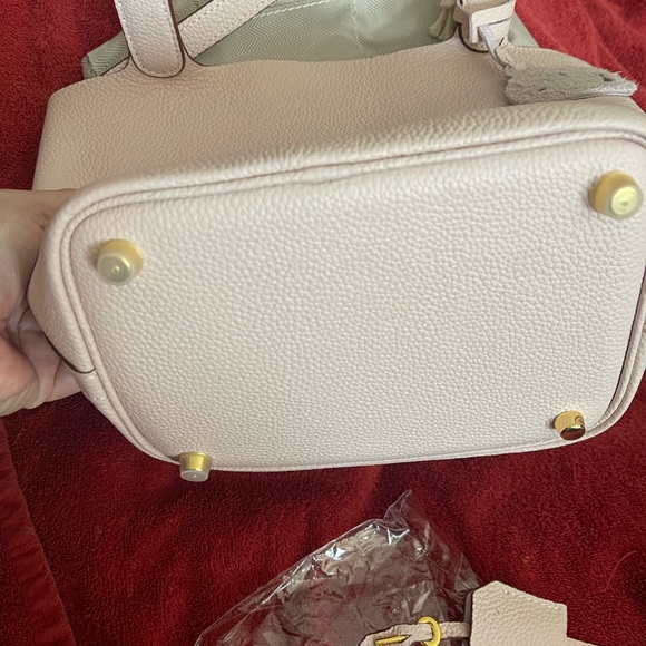 Chic Cream Tote Bag - Picture 5 of 7